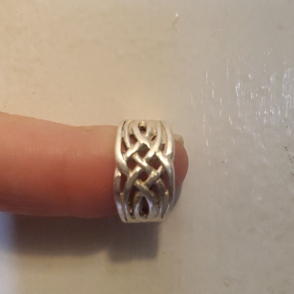 Sterling celtic ring